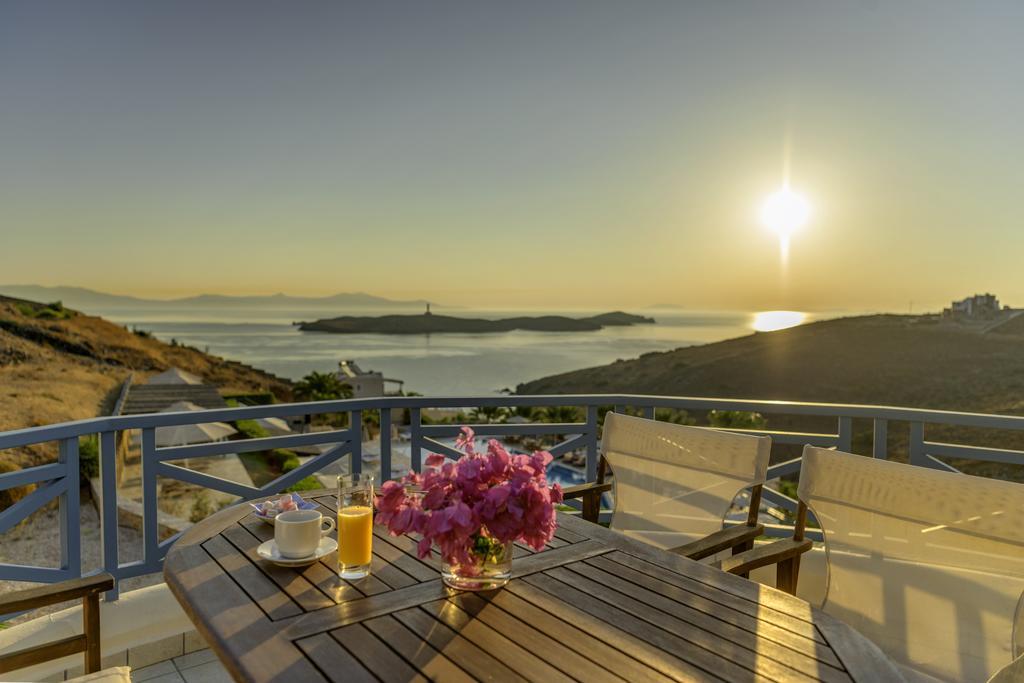 Sunrise Beach Suites Azolimnos Syros Exterior photo